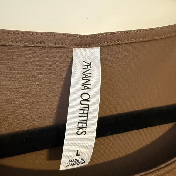 Zenana Outfitters Brown Ruffle Sleeve Blouse - Picture 3 of 6